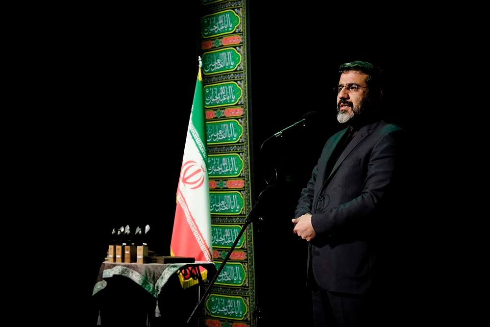 وزیر فرهنگ و ارشاد اسلامی در آیین نکوداشت شبیه‌خوانان مطرح کرد

تعزیه نمادی از هم‌نشینی زیبای هنر و دین است